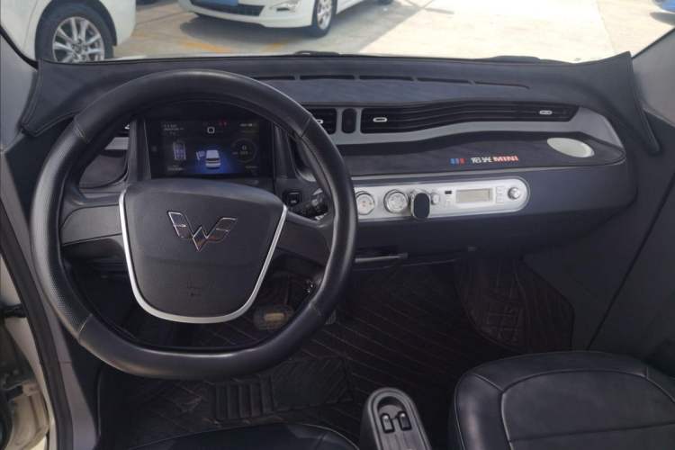 Used Wuling Hongguang MINIEV 2022 Macaron Premium Model – Lithium Iron Phosphate
