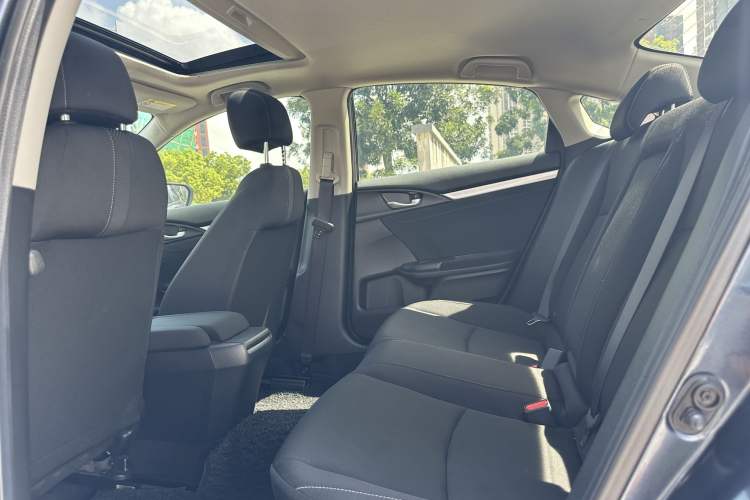 Used Honda Civic 2016 220TURBO CVT Luxury Edition
