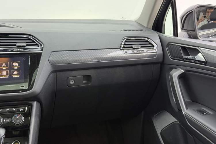 Used Volkswagen Tiguan L 2021 330TSI Automatic Two-Wheel Drive R-Line Flagship Edition
