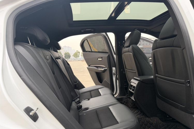 Used Cadillac XT4 2021 28T Two-Wheel Drive Tech Edition