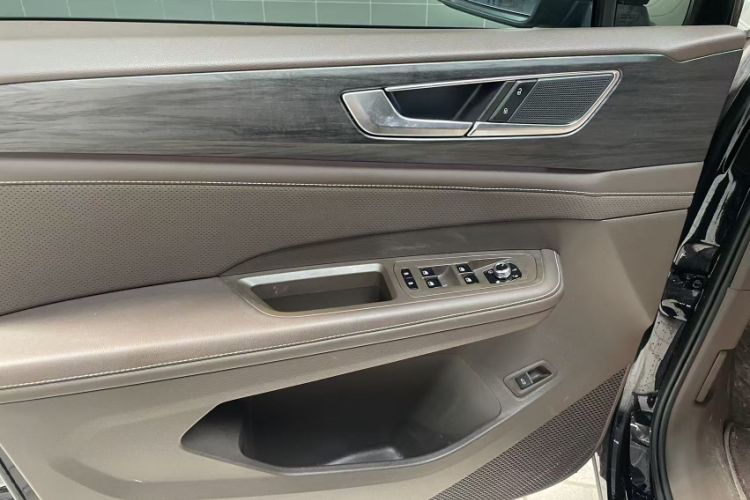 Used Volkswagen Viloran 2024 380TSI Luxury Edition
