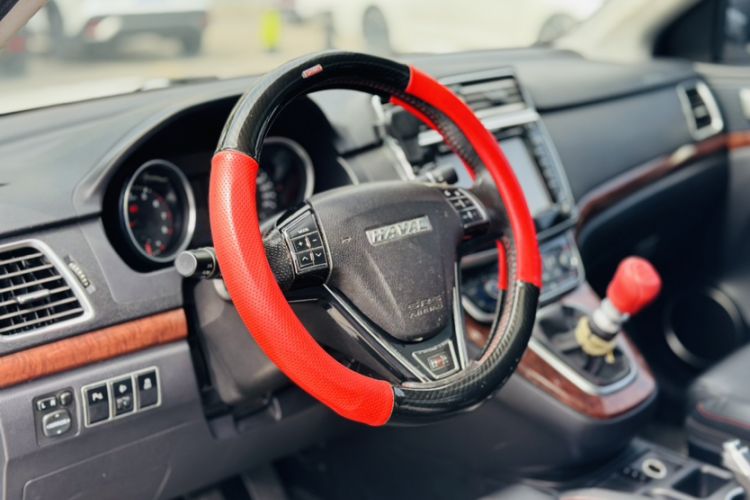 Used Haval H6 2015 Revised Version Sport Edition 1.5T Manual Transmission Two-Wheel Drive Elite Grade
