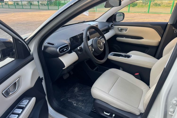 Used Wuling Bingo PLUS 2024 330 km Range Five-Seater Version