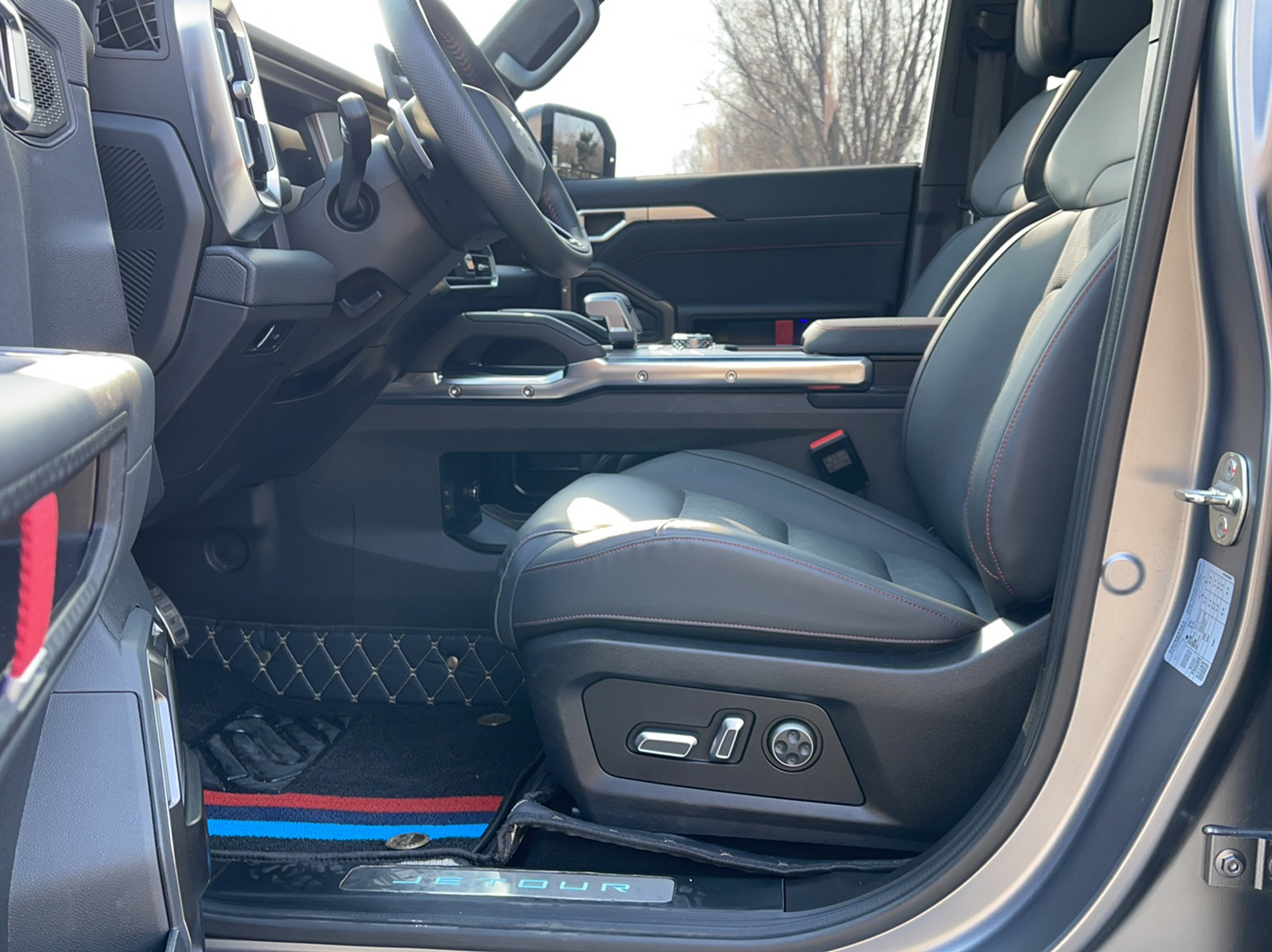 المقاعد الأمامية داخل السيارة