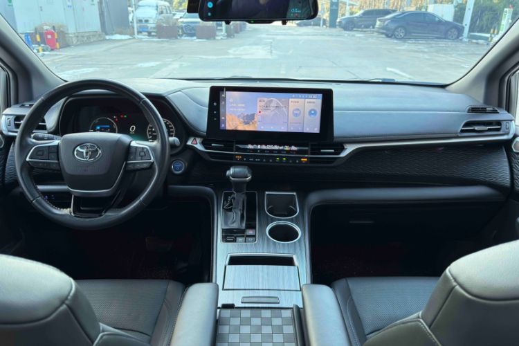 Used Toyota Sienna 2021 2.5L Hybrid Ultimate Edition
