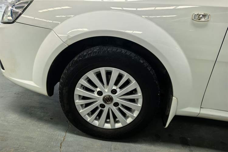 Used Buick Excelle 2015 1.5L Automatic Classic Model
