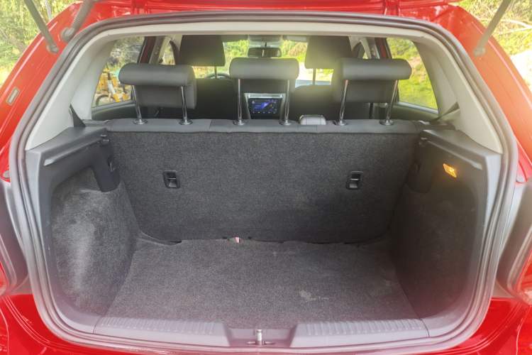 Used Volkswagen Polo 2016 1.4L Manual Fashion Model
