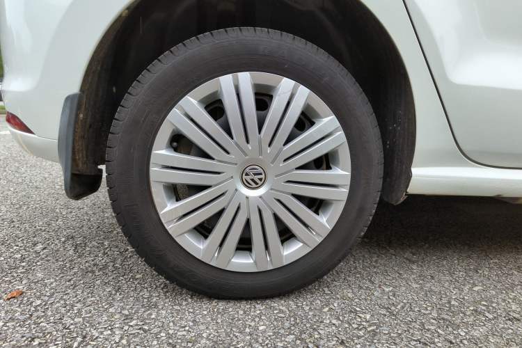 Used Volkswagen Polo 2016 1.6L Automatic Comfort Model
