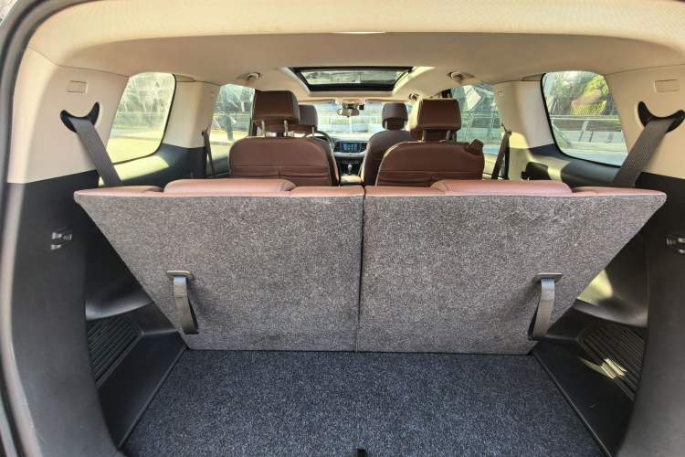 Used Buick GL6 2018 18T 6-Seater Luxury Model
