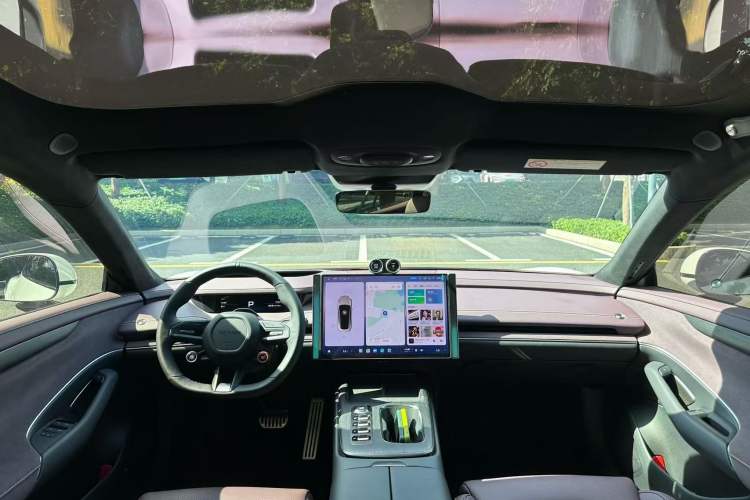 Used Xiaomi Auto SU7 2024 Four-Wheel Drive Ultra-Long Range Advanced Intelligent Driving Max Edition