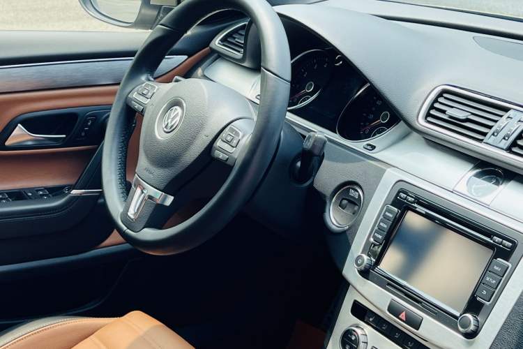 Used Volkswagen FAW-Volkswagen CC 2015 2.0 TSI Luxury Model
