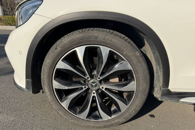 Used Mercedes-Benz GLC Coupe 2018 GLC 260 4MATIC Coupe SUV
