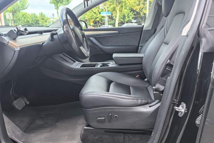 Used Tesla Model Y 2021 Long-Range All-Wheel-Drive Version
