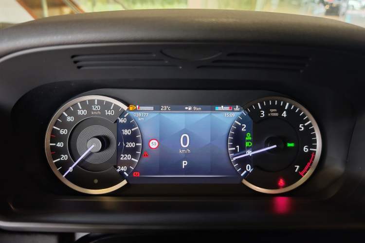 Used Land Rover Discovery 2023 300PS S
