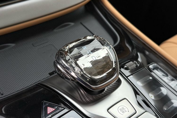 Used Denza D9 2024 EV 620 Premium Model
