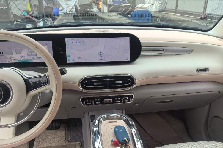 Used ORA Ballet Cat 2022 401 km Nutcracker Edition
