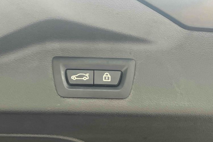 Used BMW X7 2020 xDrive40i Luxury Package with Leading Features
