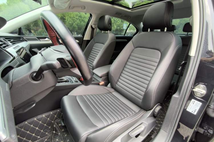 Used Volkswagen Magotan 2023 2 Million Units Limited-Edition 280TSI DSG Comfort Version
