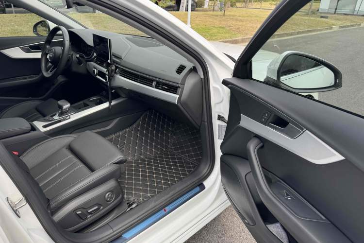 Used Audi A4L 2020 40 TFSI Luxury Dynamic Model
