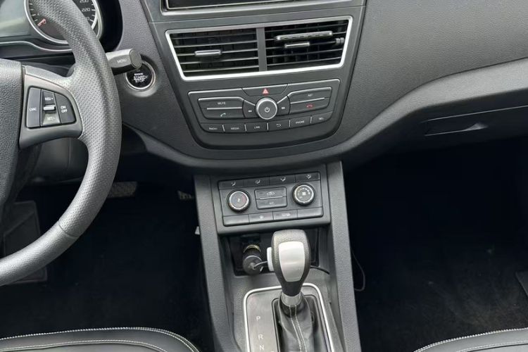 Used Bestune X40 2018 Internet Celebrity Edition 1.6L Automatic Luxury Version
