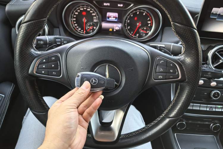 Used Mercedes-Benz GLA 2017 GLA 220 4MATIC Fashion Model