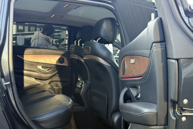 Used Mercedes-Benz E-Class 2016 E 300 L Luxury Model
