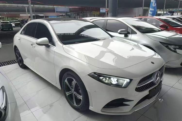 Used Mercedes-Benz A-Class 2022 Second Facelift A 200 L Sport Sedan Fashion Version
