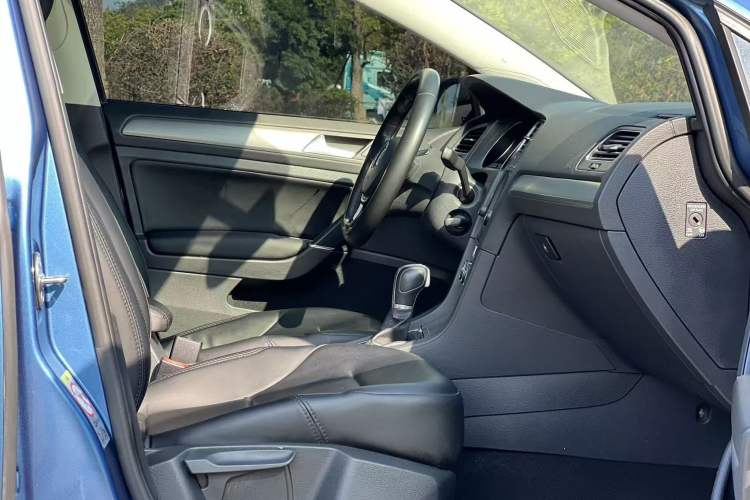 Used Volkswagen Golf 2015 1.4TSI Comfort Travel Edition
