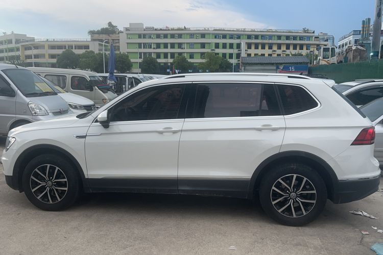 Used Volkswagen Tiguan L 2017 330TSI Automatic Two-Wheel Drive Luxury Edition
