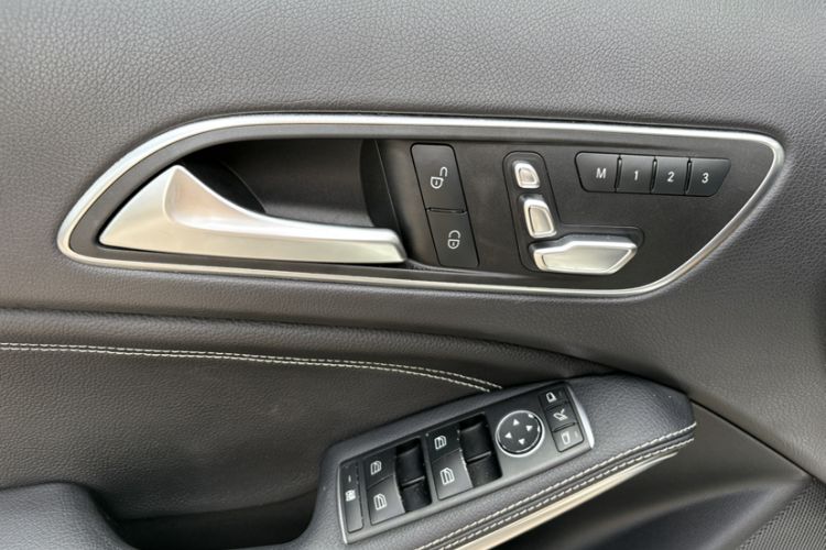 Used Mercedes-Benz GLA 2017 GLA 200 Fashion Model