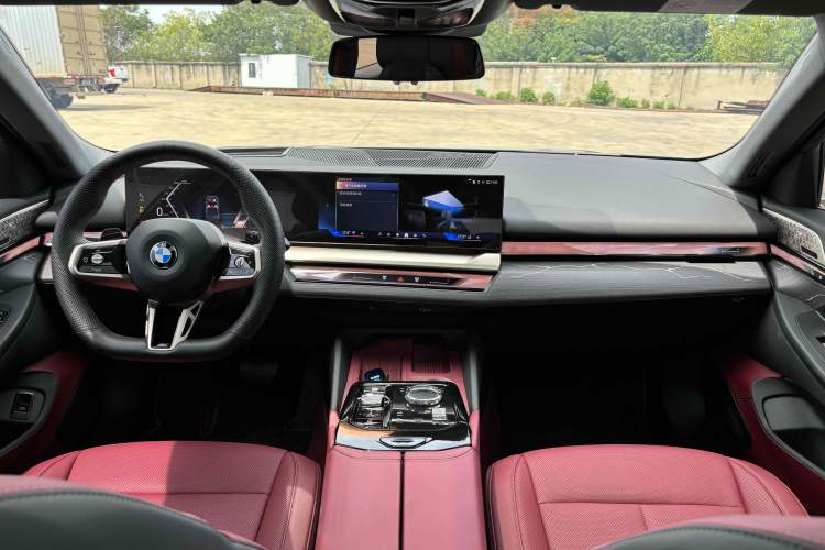 Used BMW 5 Series 2024 530Li Luxury Edition M Sport Package
