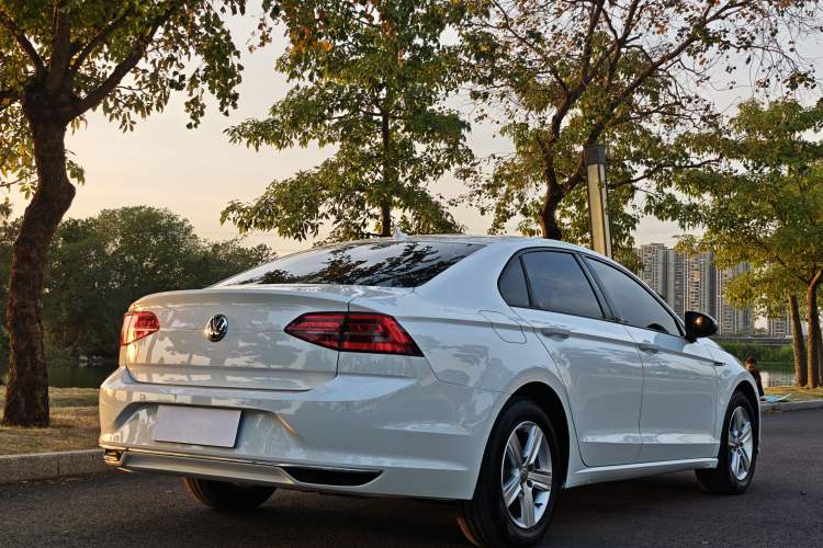 Used Volkswagen Lamando 2019 230TSI DSG Fashion Edition China VI
