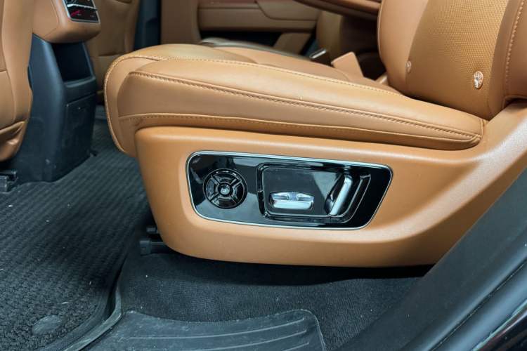 Used Li Auto L8 2023 Air model
