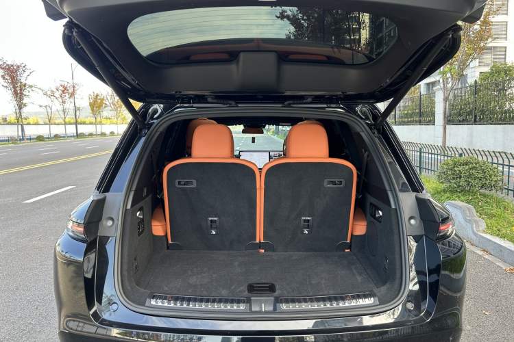 Used Li Auto L8 2023 Pro Model
