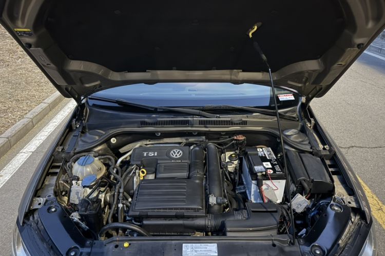 Used Volkswagen Sagitar 2017 230TSI Automatic Comfort Version
