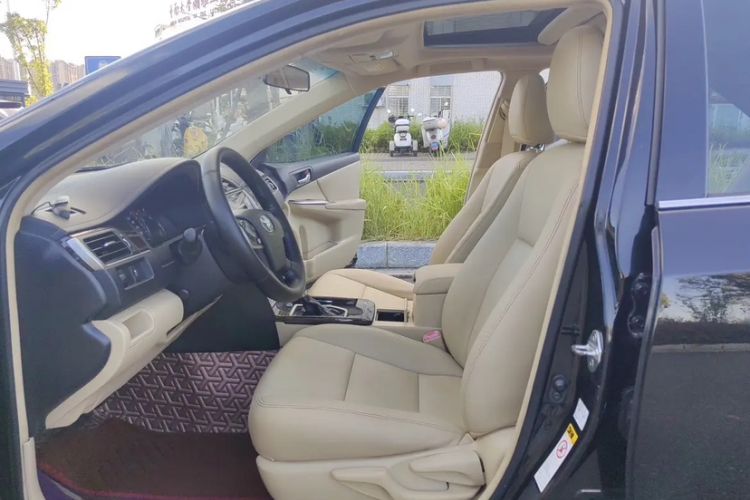 Used Toyota Camry 2016 2.0E 10th Anniversary Elite Edition
