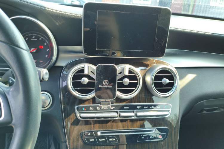 Used Mercedes-Benz GLC 2017 GLC 260 4MATIC Luxury Model
