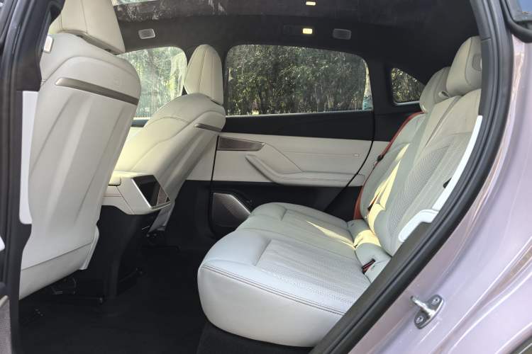 Used ONVO L60 2024 60 kWh Rear-Drive Version
