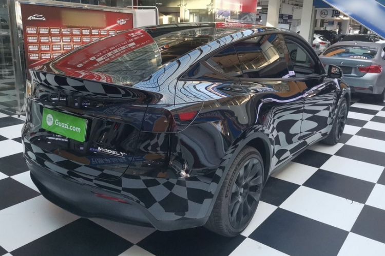 Used Tesla Model Y 2021 Long-Range All-Wheel-Drive Version 3D7