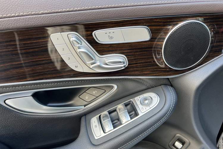 Used Mercedes-Benz GLC 2019 Facelift GLC 260 L 4MATIC Luxury Model
