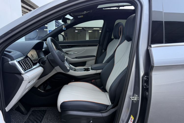 Used BYD Song PLUS New Energy 2024 HONOR Edition DM-i 110km Flagship PLUS
