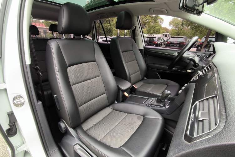 Used Volkswagen Golf Sportsvan 2018 230TSI Automatic Trend Edition
