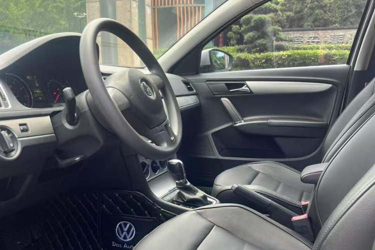 Used Volkswagen Lavida 2013 Restyled Classic 1.6L Automatic Comfort Edition
