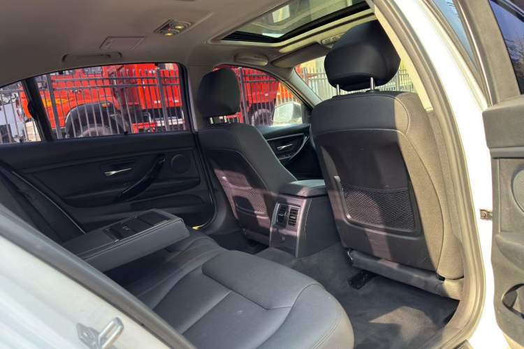 Used BMW 3 Series 2016 320Li Ambition Model
