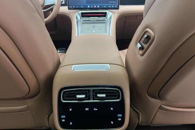 Used Denza N8L 2025 Flagship Model