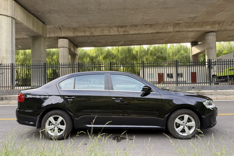 Used Volkswagen Lavida 2013 Revised Classic 1.6L Manual Fashion Edition
