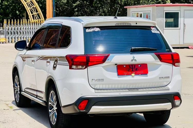 Used Mitsubishi Outlander 2016 2.4L 4x4 Elite Edition 5 Seats