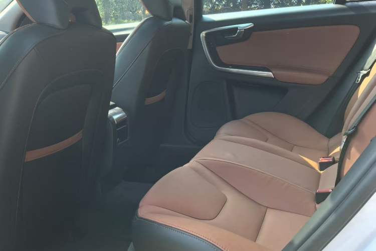 Used Volvo S60 2017 S60L T4 Smart Range Edition
