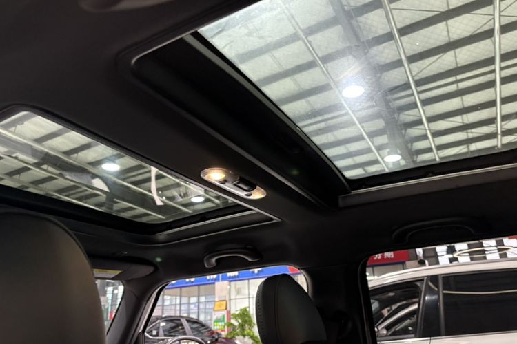 Used  MINI 2023 Facelift 2.0T COOPER S Artist Five-Door Edition
