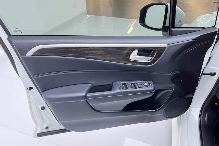 Used Honda Jade 2020 1.8L automatic Comfort version
